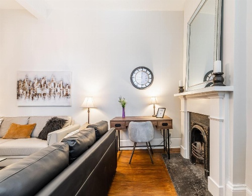 Upscale 1BR - Boutique Apartment - PRIME Downtown Location! image 8